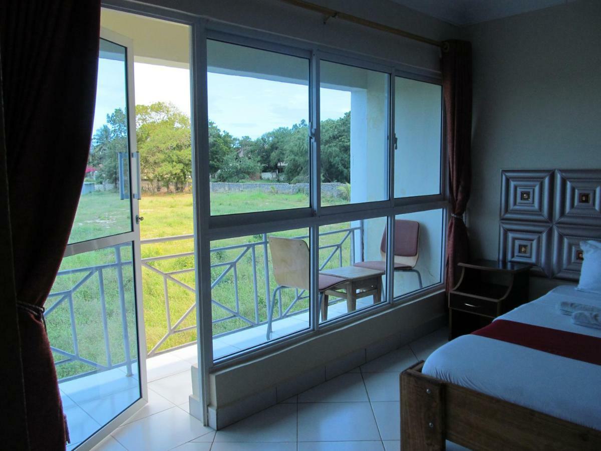 Diplomat Diani Beach Resort Luaran gambar